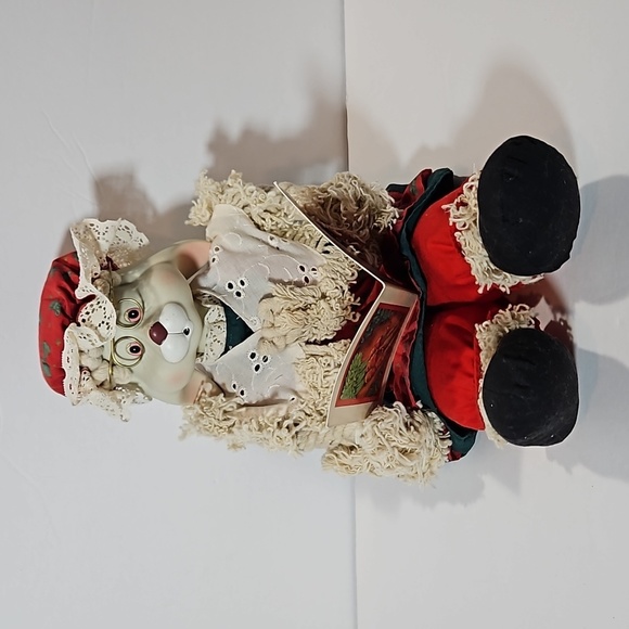 House of Lloyd VTG Christmas Around the World Grannie Flo Bunny Red Green - Picture 1 of 10